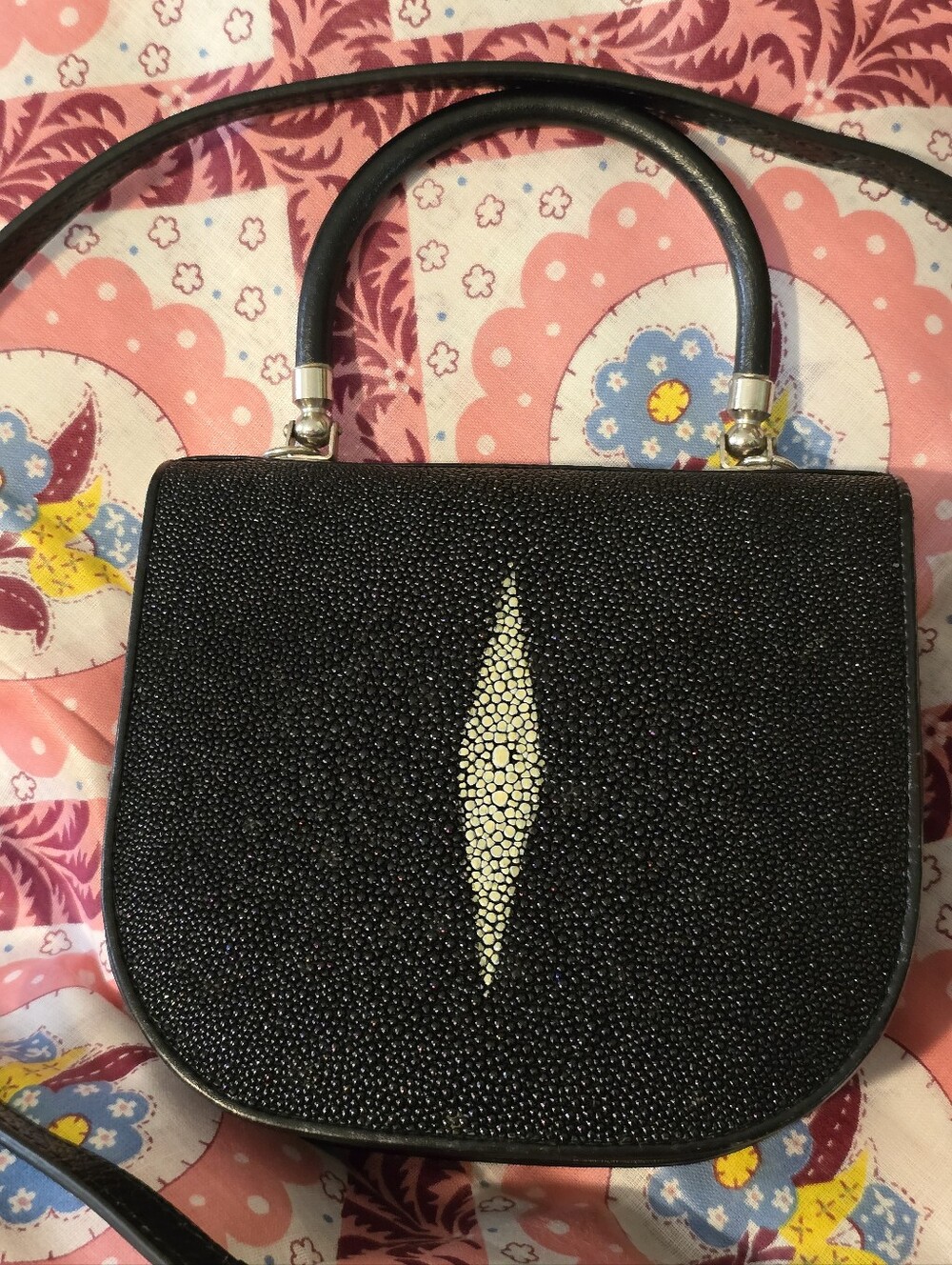 Kismet Black Stingray Excellent Condition 6x6.5x2 Handbag/Crossbody